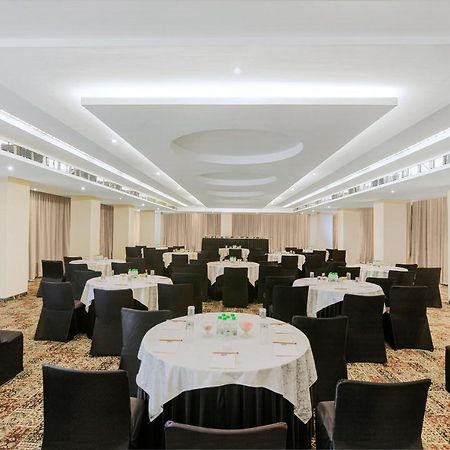 Hotel Sarovar Portico , Indore Extérieur photo