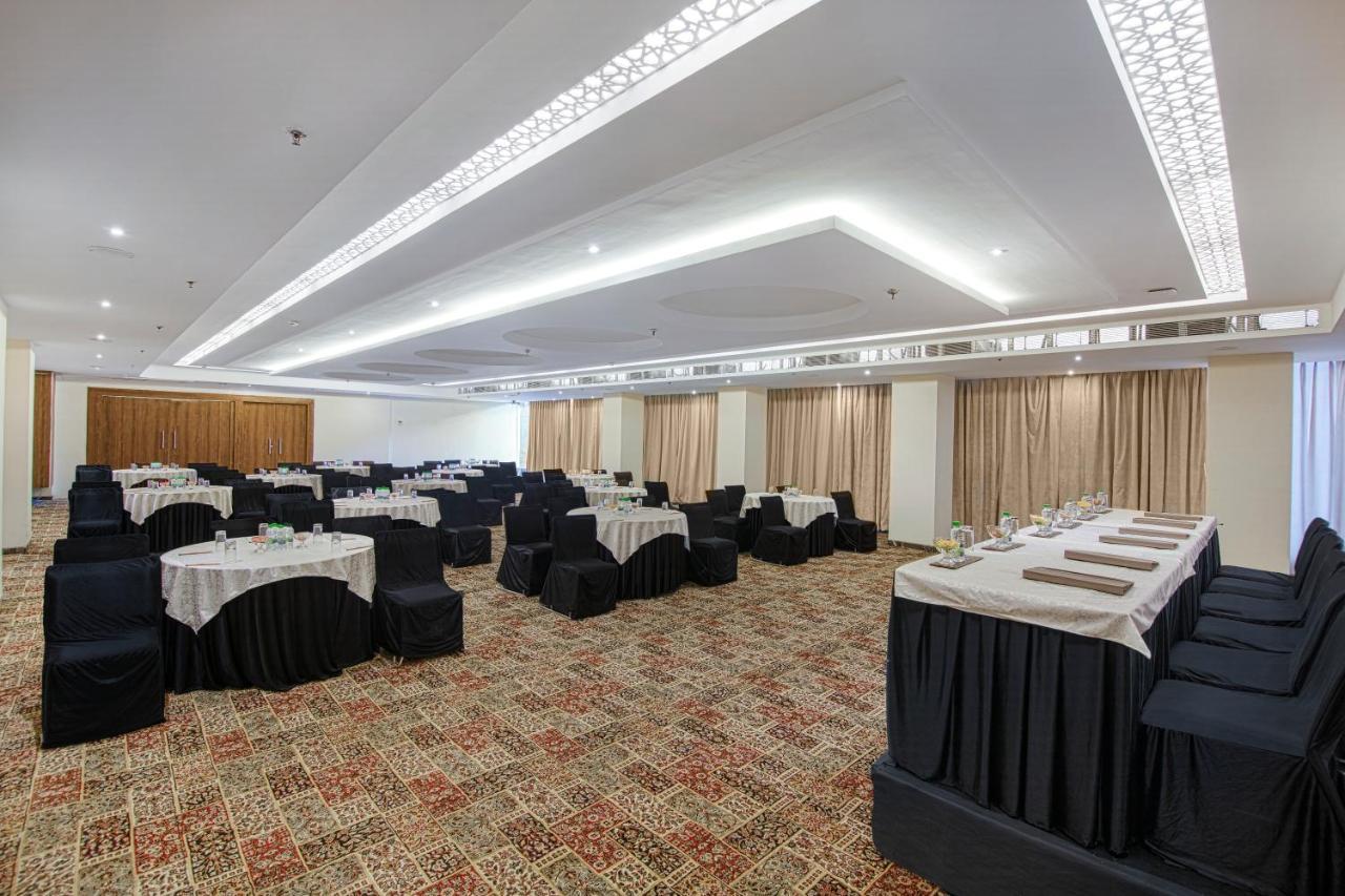 Hotel Sarovar Portico , Indore Extérieur photo