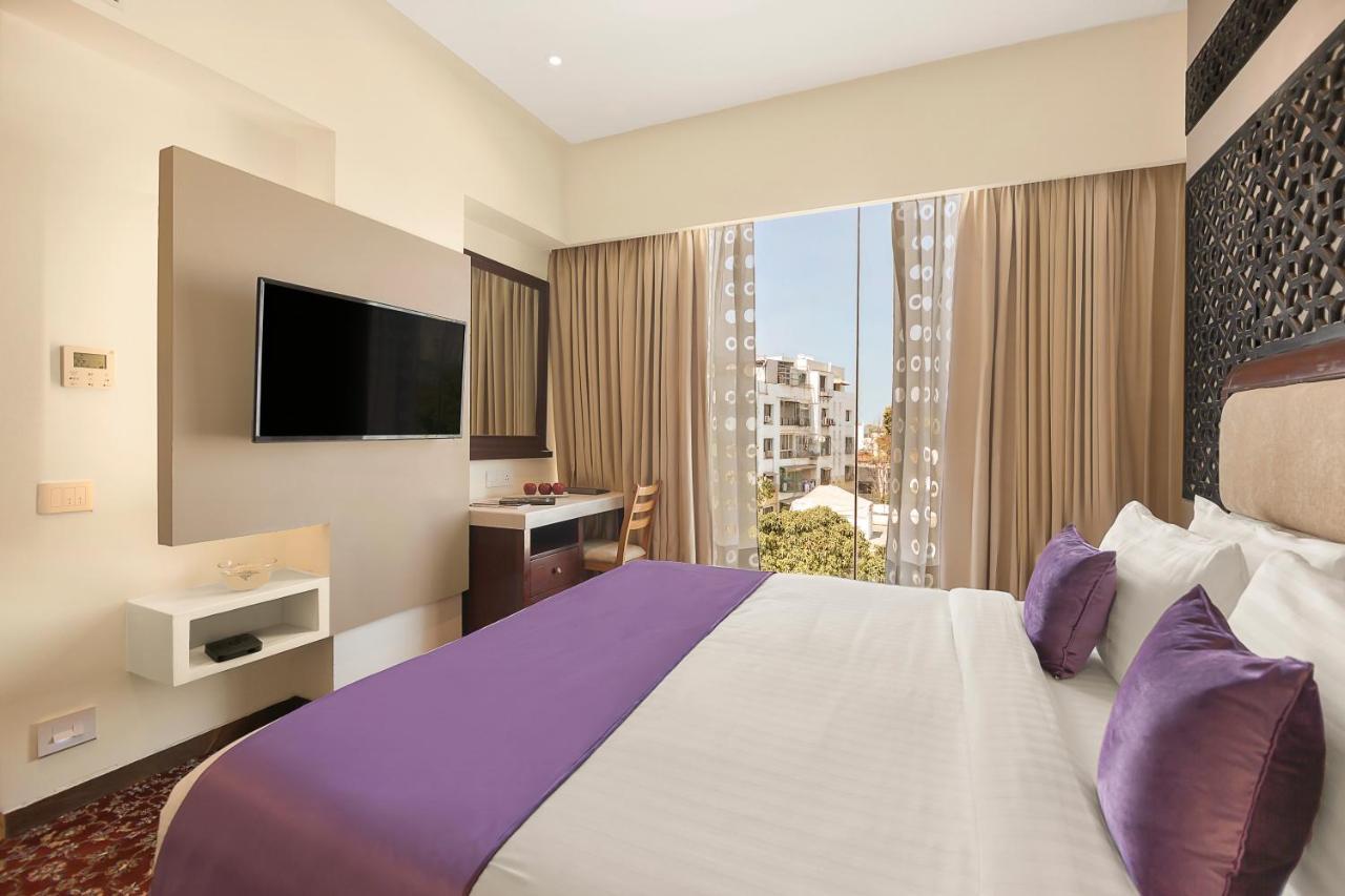 Hotel Sarovar Portico , Indore Extérieur photo