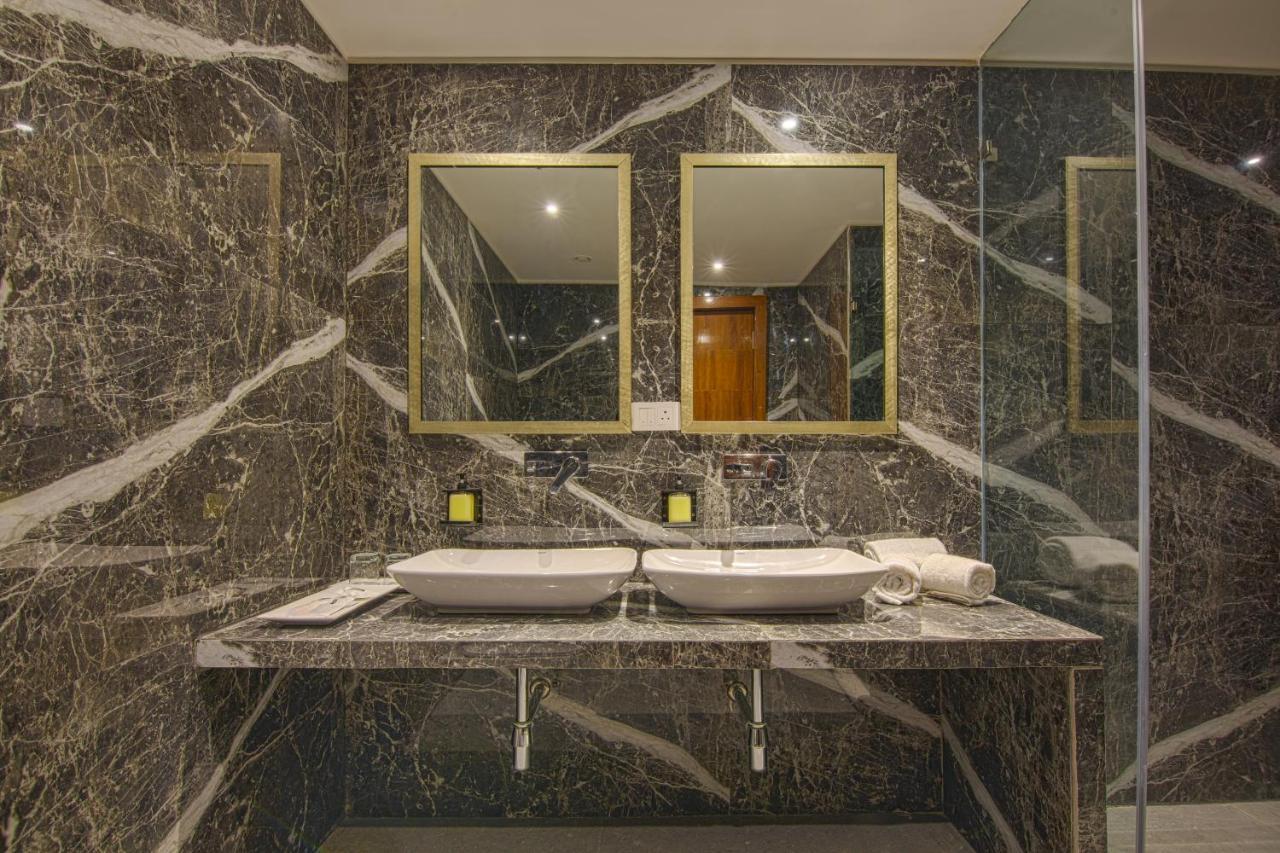 Hotel Sarovar Portico , Indore Extérieur photo