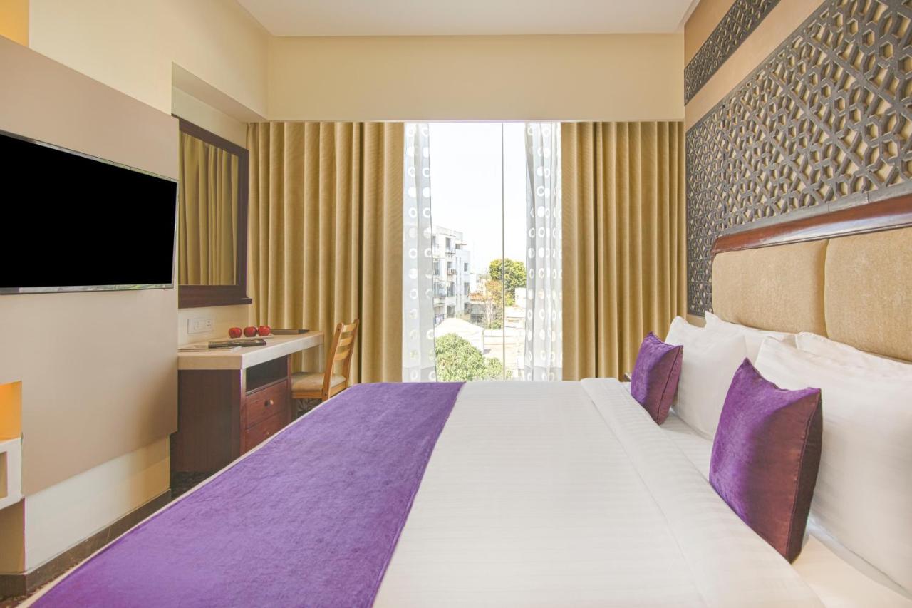 Hotel Sarovar Portico , Indore Extérieur photo