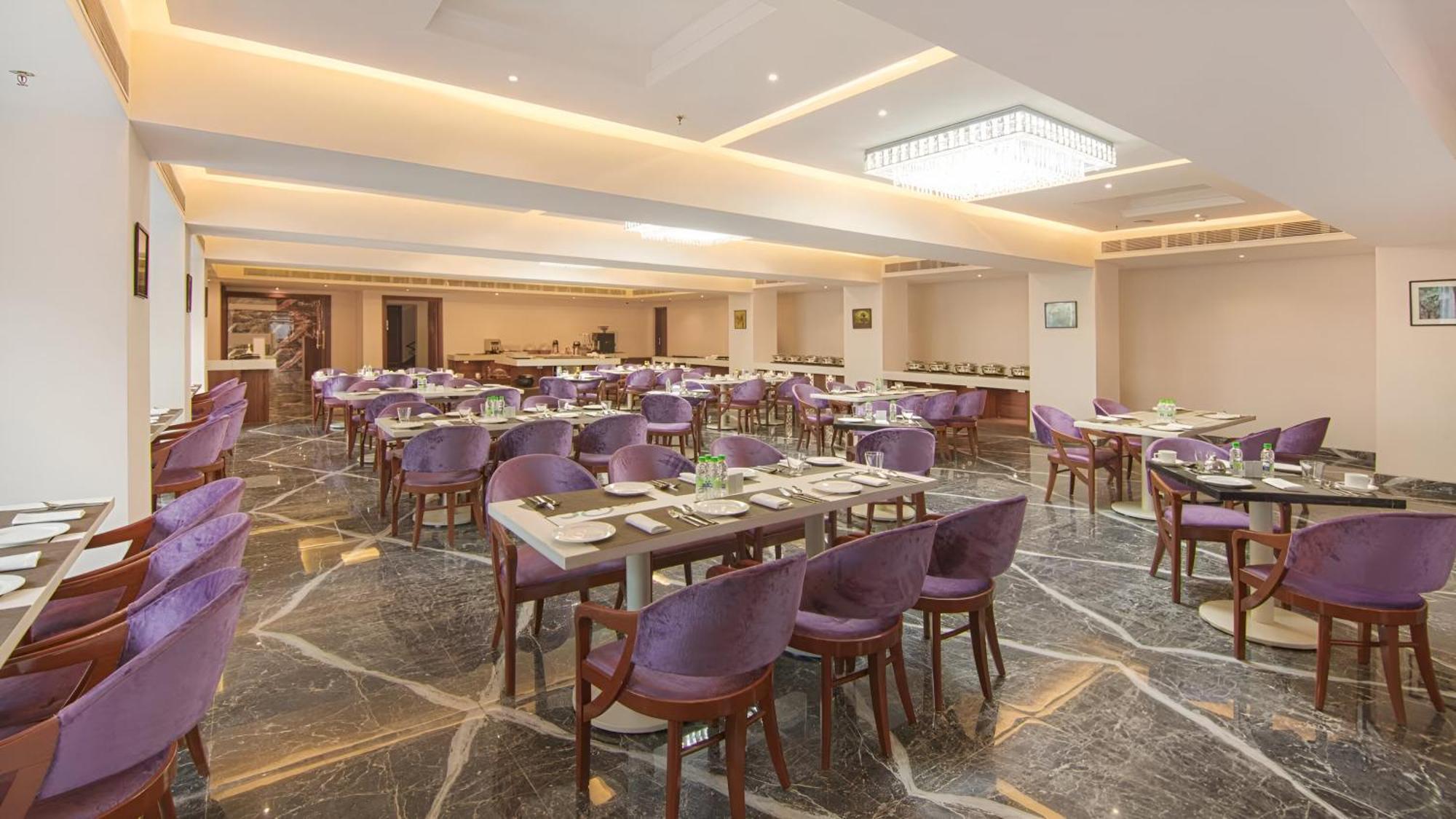 Hotel Sarovar Portico , Indore Extérieur photo